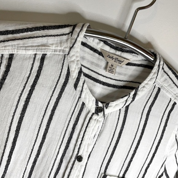 🍀LUCKY BRAND🍀 | Women’s Black & White Vertical Striped Button Down Shirt - Picture 4 of 6